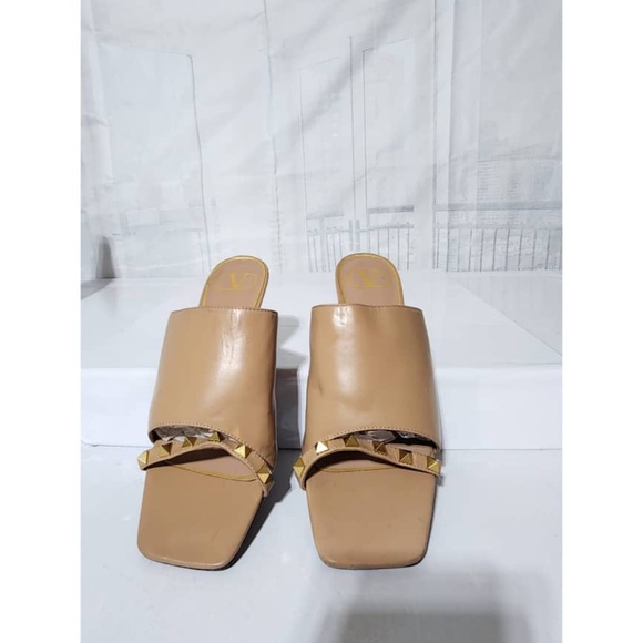Authentic VALENTINO GARAVANI Nappa Rockstud Tower Heel Mules 38 Biege - Picture 1 of 16